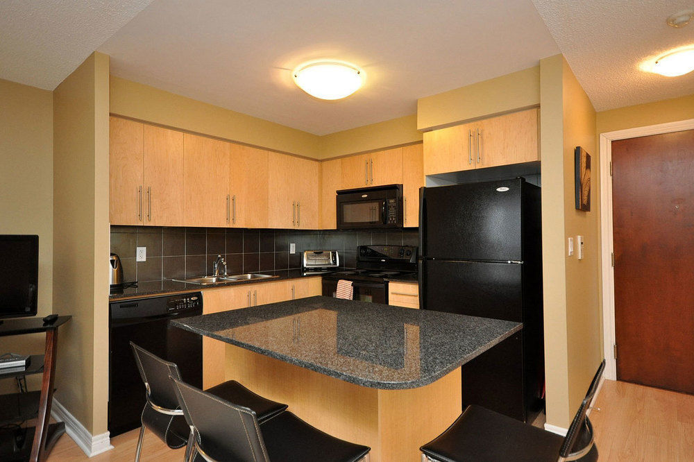 Napa Furnished Rental Apartments Square One มิสซิสซอกา ภายนอก รูปภาพ