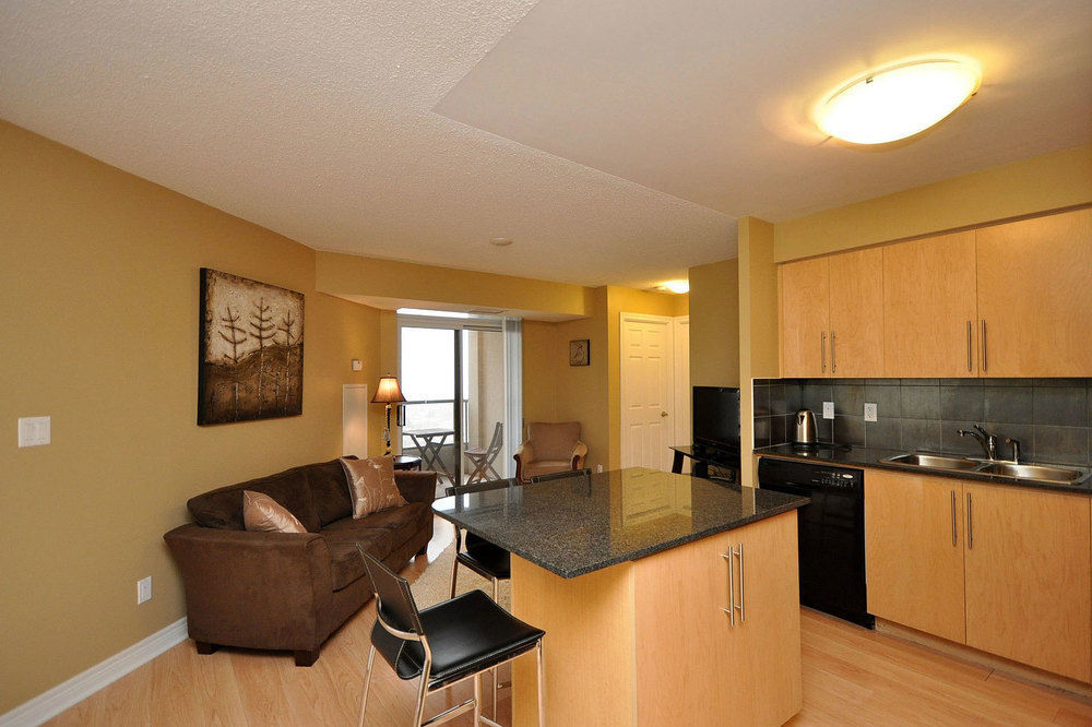 Napa Furnished Rental Apartments Square One มิสซิสซอกา ภายนอก รูปภาพ