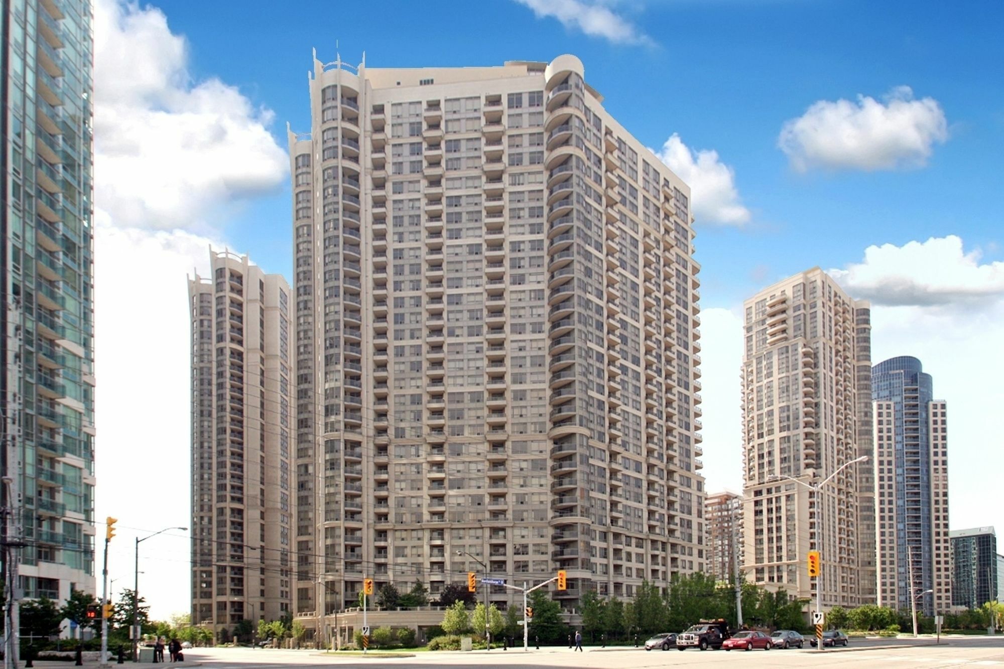 Napa Furnished Rental Apartments Square One มิสซิสซอกา ภายนอก รูปภาพ