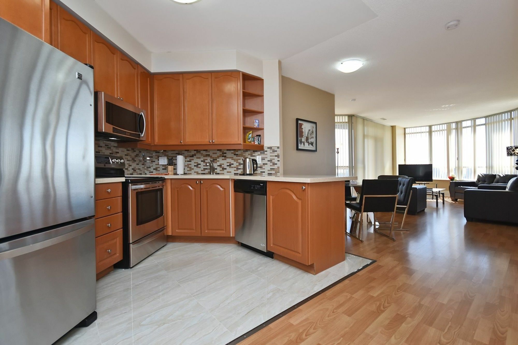 Napa Furnished Rental Apartments Square One มิสซิสซอกา ภายนอก รูปภาพ